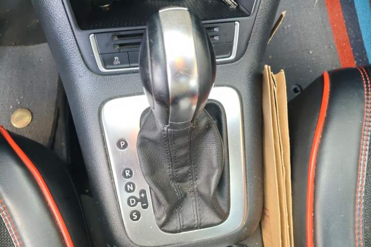 Used Volkswagen Tiguan 2013 1.8TSI Automatic Two-Wheel Drive Luxury Model Gear Lever