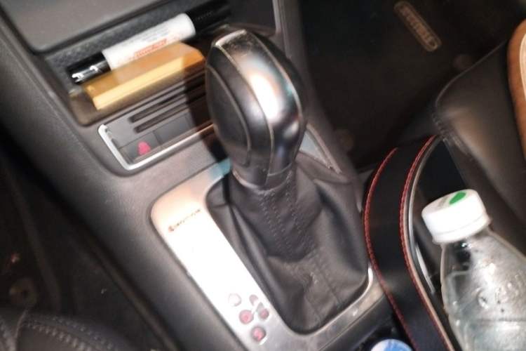 Used Volkswagen Tiguan 2013 1.8TSI Automatic All-Wheel-Drive Comfort Edition Gear Lever