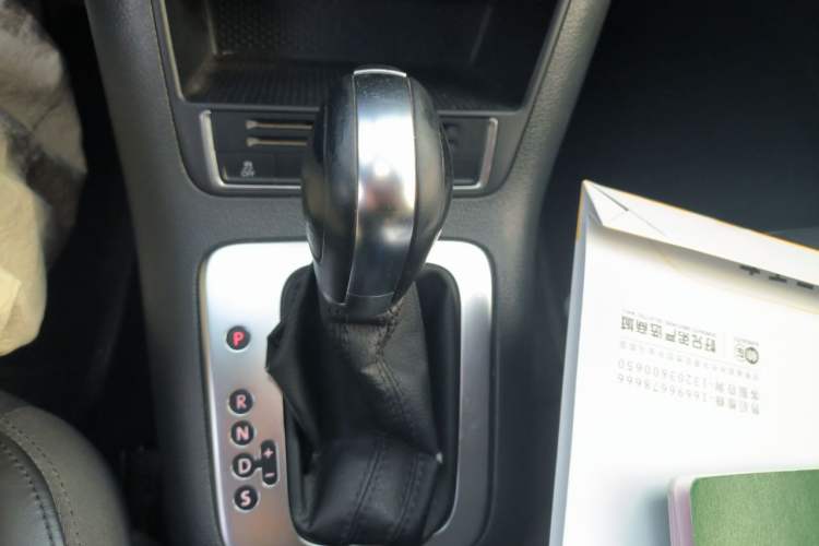 Used Volkswagen Tiguan 2013 1.8TSI Automatic Two-Wheel Drive Luxury Model Gear Lever