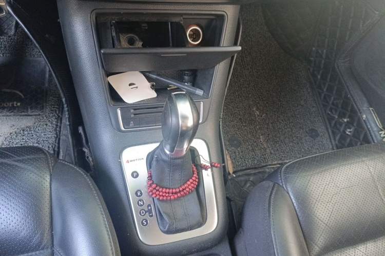 Used Volkswagen Tiguan 2013 2.0 TSI Automatic All-Wheel Drive Luxury Edition Gear Lever