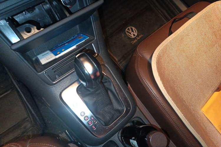 Used Volkswagen Tiguan 2013 1.8TSI Automatic Two-Wheel Drive Luxury Model Gear Lever