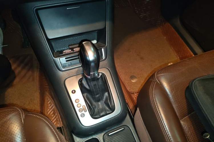 Used Volkswagen Tiguan 2013 1.8TSI Automatic Two-Wheel Drive Luxury Model Gear Lever