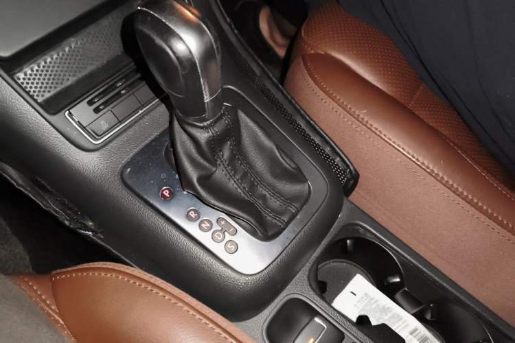 Used Volkswagen Tiguan 2013 1.8TSI Automatic Two-Wheel Drive Luxury Model Gear Lever