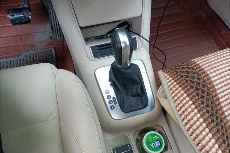 Used Volkswagen Tiguan 2013 1.8 TSI Automatic Two-Wheel Drive Comfort Edition Gear Lever