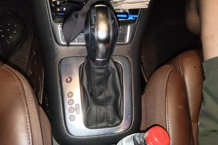 Used Volkswagen Tiguan 2013 1.8TSI Automatic Two-Wheel Drive Luxury Model Gear Lever