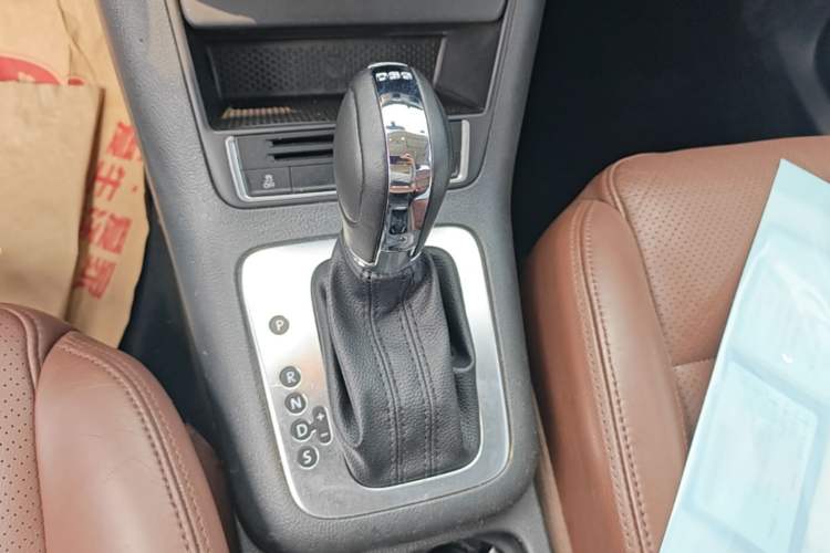 Used Volkswagen Tiguan 2013 1.8TSI Automatic Two-Wheel Drive Luxury Model Gear Lever