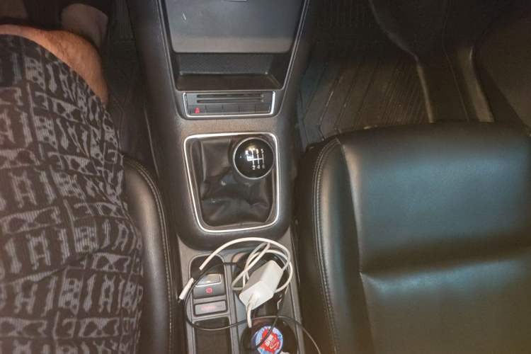 Used Volkswagen Tiguan 2013 1.8TSI Manual Two-Wheel Drive Trend Edition Gear Lever