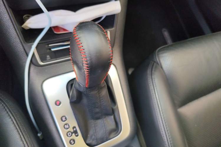 Used Volkswagen Tiguan 2013 1.8TSI Automatic Two-Wheel Drive Luxury Model Gear Lever