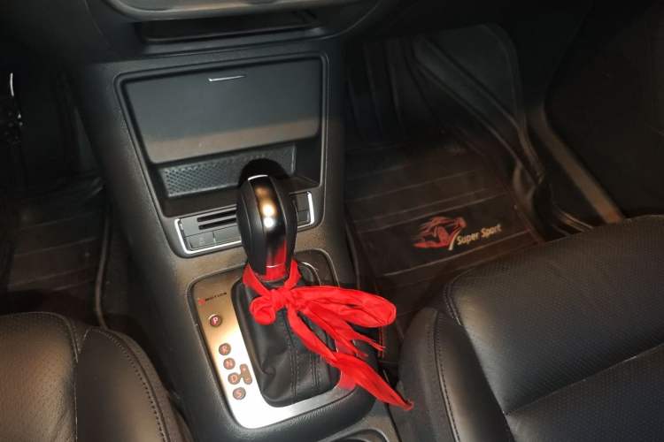 Used Volkswagen Tiguan 2013 1.8 TSI Automatic All-Wheel Drive Luxury Model Gear Lever