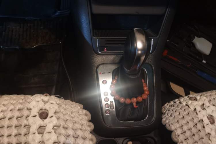 Used Volkswagen Tiguan 2013 1.8TSI Automatic All-Wheel-Drive Comfort Edition Gear Lever