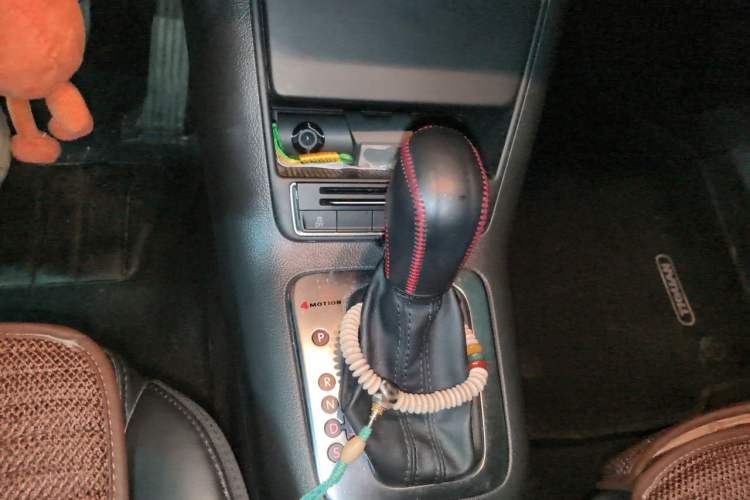 Used Volkswagen Tiguan 2013 1.8 TSI Automatic All-Wheel Drive Luxury Model Gear Lever