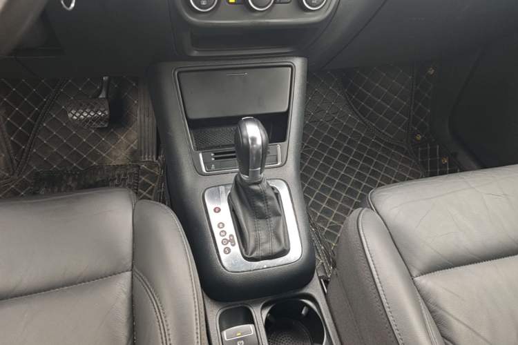 Used Volkswagen Tiguan 2013 1.8 TSI Automatic Two-Wheel Drive Comfort Edition Gear Lever