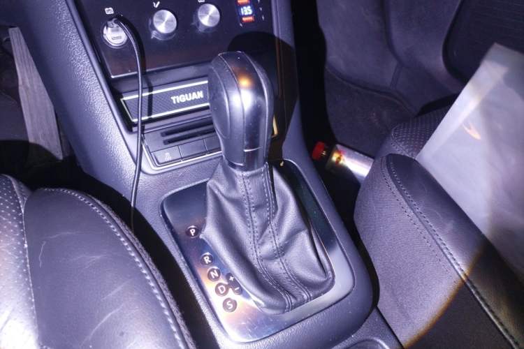Used Volkswagen Tiguan 2013 1.8TSI Automatic Two-Wheel Drive Luxury Model Gear Lever