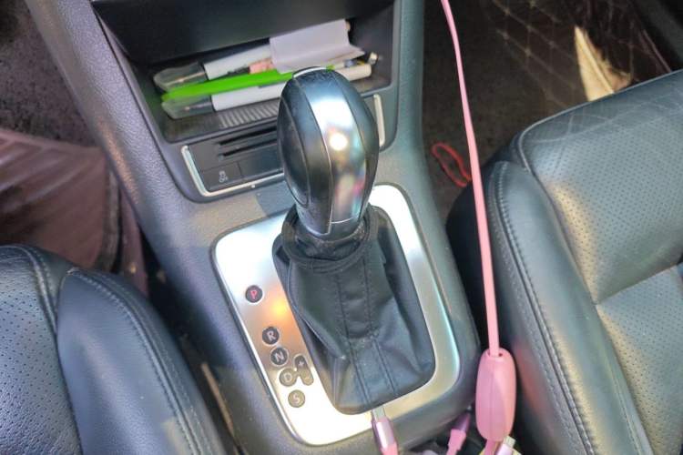 Used Volkswagen Tiguan 2013 1.8TSI Automatic Two-Wheel Drive Luxury Model Gear Lever