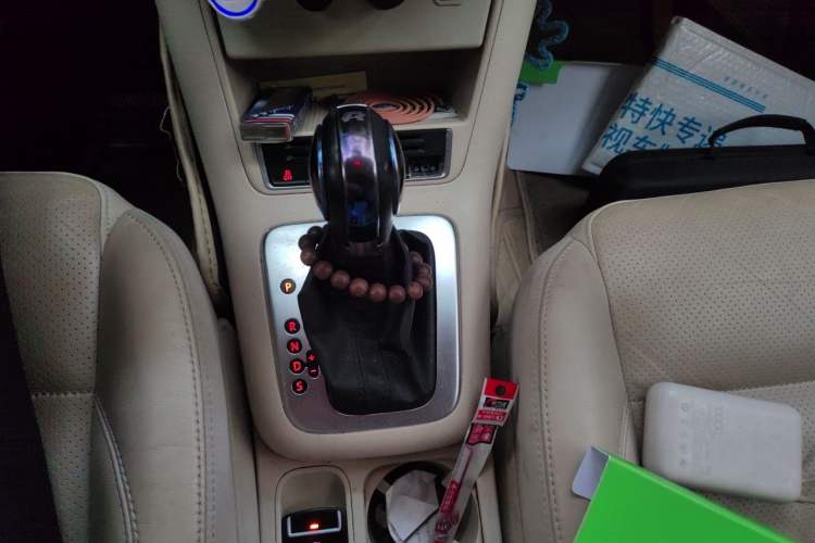 Used Volkswagen Tiguan 2013 1.8TSI Automatic Two-Wheel Drive Luxury Model Gear Lever