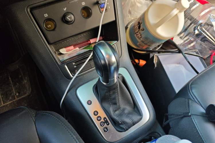 Used Volkswagen Tiguan 2013 1.8 TSI Automatic Two-Wheel Drive Comfort Edition Gear Lever