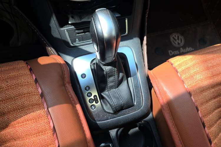 Used Volkswagen Tiguan 2013 1.8 TSI Automatic Two-Wheel Drive Comfort Edition Gear Lever