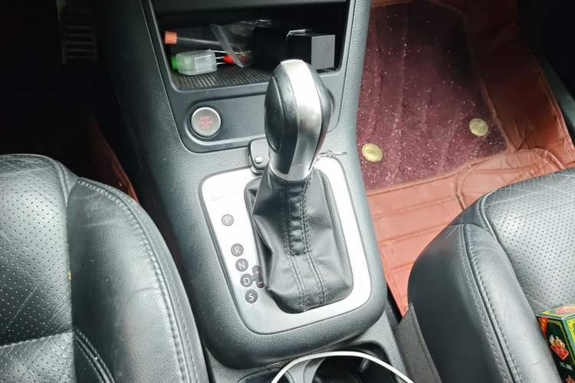 Used Volkswagen Tiguan 2013 2.0 TSI Automatic All-Wheel Drive Luxury Edition Gear Lever