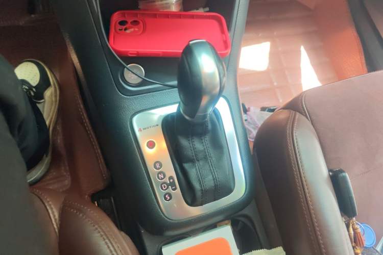 Used Volkswagen Tiguan 2013 2.0 TSI Automatic All-Wheel-Drive Flagship Edition Gear Lever