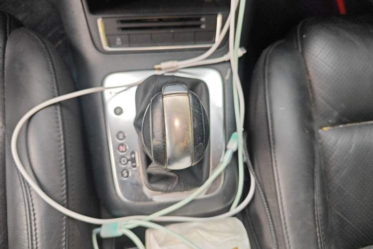 Used Volkswagen Tiguan 2013 1.8 TSI Automatic All-Wheel Drive Luxury Model Gear Lever