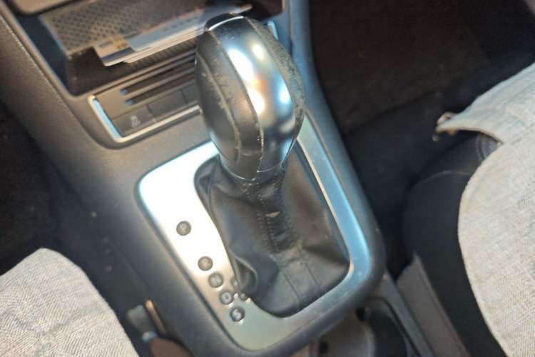 Used Volkswagen Tiguan 2013 1.8TSI Automatic Two-Wheel Drive Luxury Model Gear Lever
