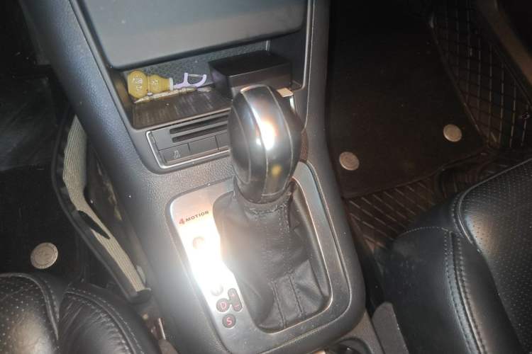 Used Volkswagen Tiguan 2013 1.8 TSI Automatic All-Wheel Drive Luxury Model Gear Lever