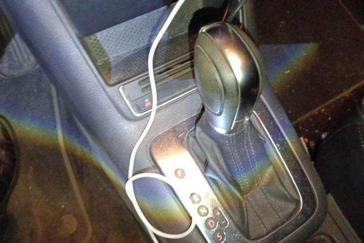 Used Volkswagen Tiguan 2013 1.8 TSI Automatic Two-Wheel Drive Comfort Edition Gear Lever