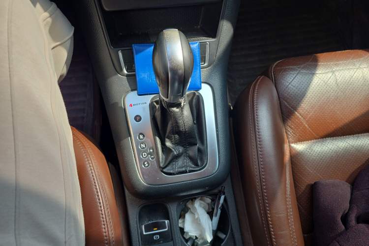 Used Volkswagen Tiguan 2013 2.0 TSI Automatic All-Wheel Drive Luxury Edition Gear Lever