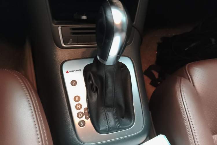 Used Volkswagen Tiguan 2013 1.8 TSI Automatic All-Wheel Drive Luxury Model Gear Lever
