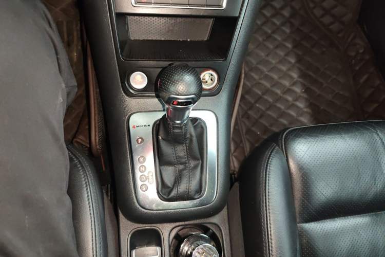 Used Volkswagen Tiguan 2013 1.8 TSI Automatic All-Wheel Drive Luxury Model Gear Lever