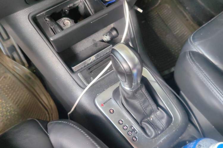 Used Volkswagen Tiguan 2013 1.8TSI Automatic All-Wheel-Drive Comfort Edition Gear Lever