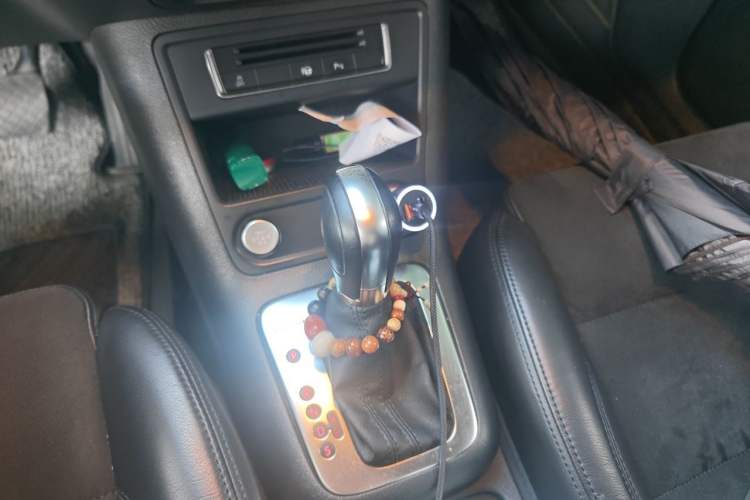 Used Volkswagen Tiguan 2013 2.0 TSI Automatic All-Wheel-Drive Flagship Edition Gear Lever