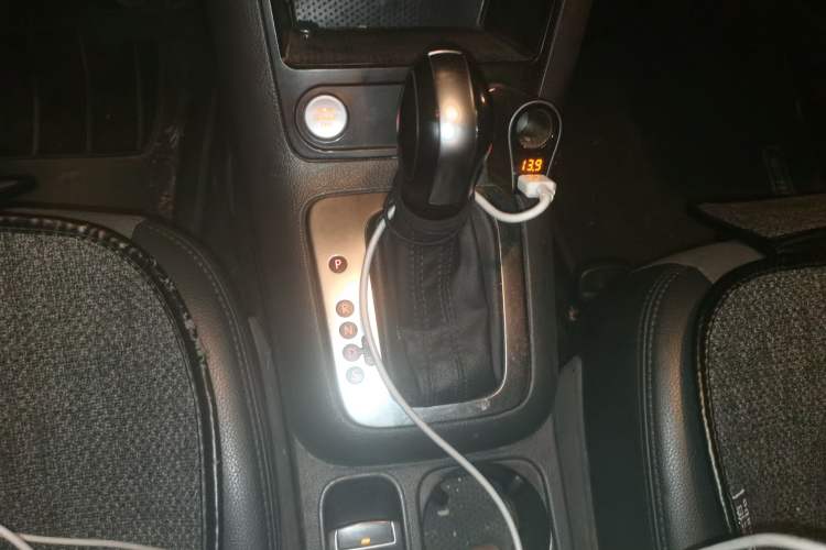 Used Volkswagen Tiguan 2013 1.8TSI Automatic Two-Wheel Drive Trend Edition Gear Lever