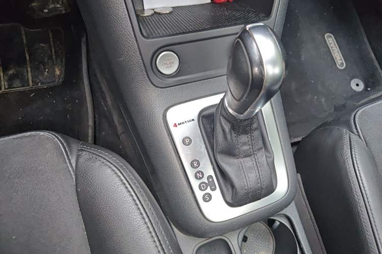 Used Volkswagen Tiguan 2013 2.0 TSI Automatic All-Wheel-Drive Flagship Edition Gear Lever