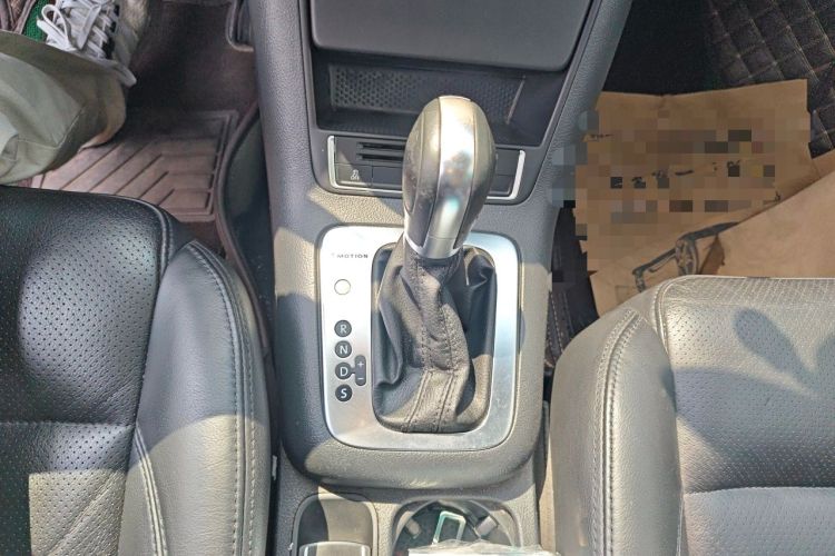 Used Volkswagen Tiguan 2013 2.0 TSI Automatic All-Wheel Drive Luxury Edition Gear Lever