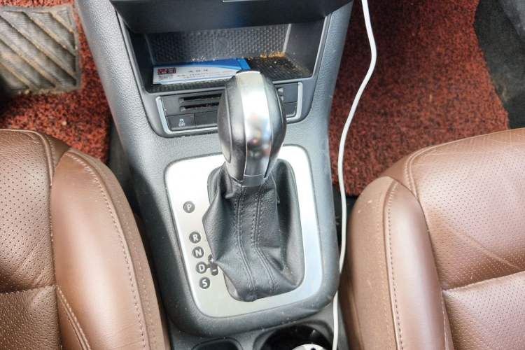 Used Volkswagen Tiguan 2013 1.8TSI Automatic Two-Wheel Drive Luxury Model Gear Lever