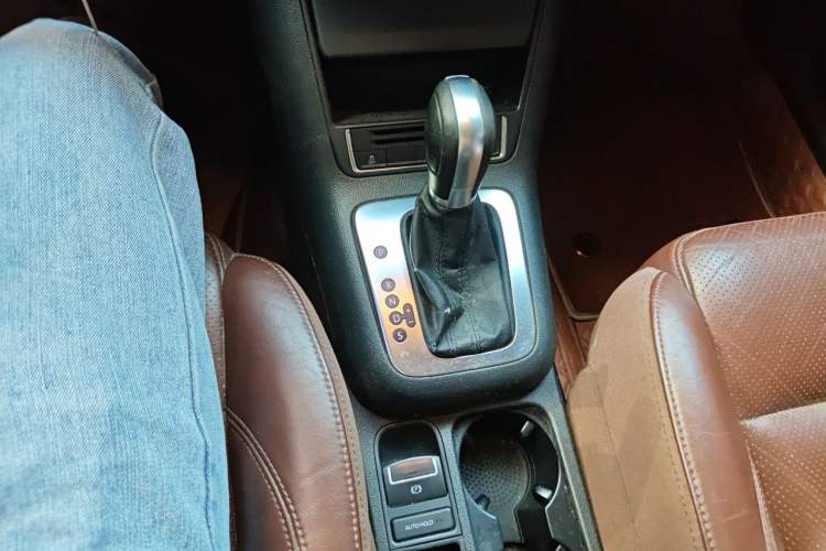Used Volkswagen Tiguan 2013 1.8TSI Automatic Two-Wheel Drive Luxury Model Gear Lever