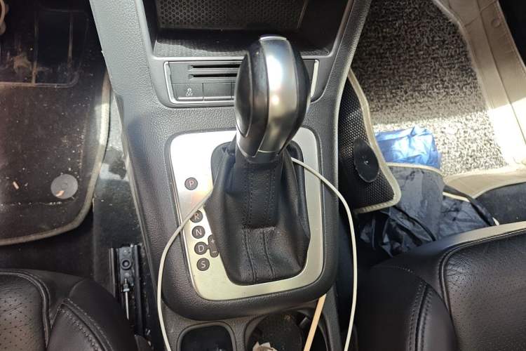 Used Volkswagen Tiguan 2013 1.8TSI Automatic Two-Wheel Drive Luxury Model Gear Lever