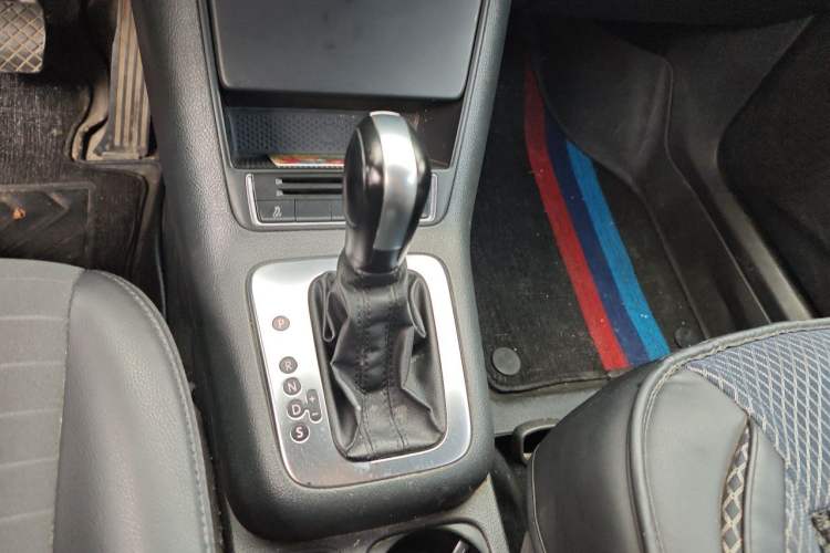 Used Volkswagen Tiguan 2013 1.8TSI Automatic Two-Wheel Drive Trend Edition Gear Lever