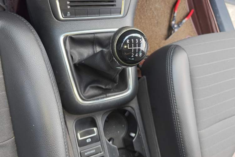 Used Volkswagen Tiguan 2013 1.8TSI Manual Two-Wheel Drive Trend Edition Gear Lever