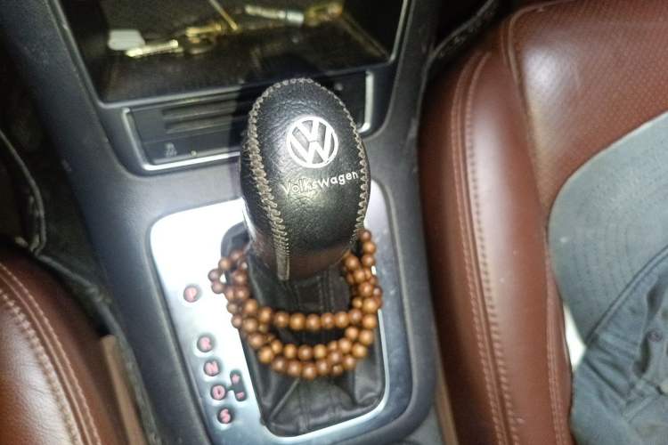 Used Volkswagen Tiguan 2013 2.0 TSI Automatic All-Wheel Drive Luxury Edition Gear Lever