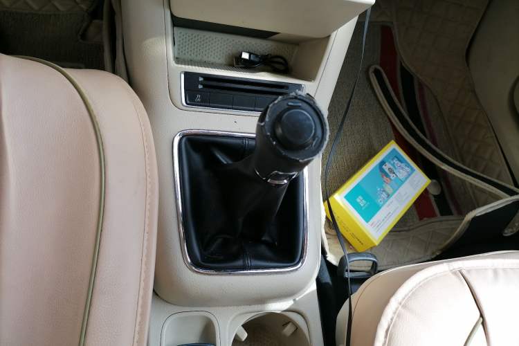 Used Volkswagen Tiguan 2013 1.8TSI Manual Two-Wheel Drive Trend Edition Gear Lever