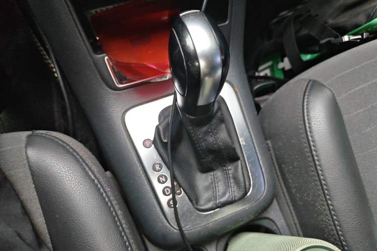 Used Volkswagen Tiguan 2013 1.8TSI Automatic Two-Wheel Drive Trend Edition Gear Lever