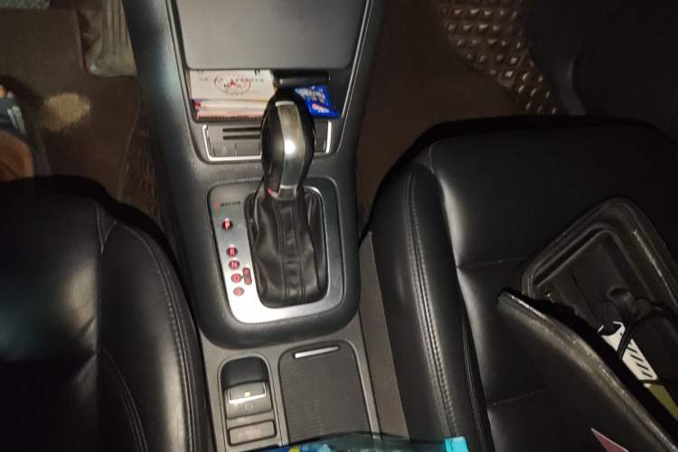 Used Volkswagen Tiguan 2013 1.8TSI Automatic All-Wheel-Drive Comfort Edition Gear Lever