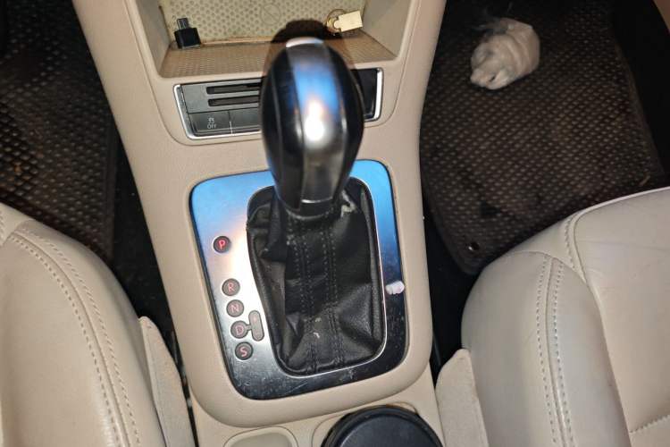Used Volkswagen Tiguan 2013 1.8 TSI Automatic Two-Wheel Drive Comfort Edition Gear Lever