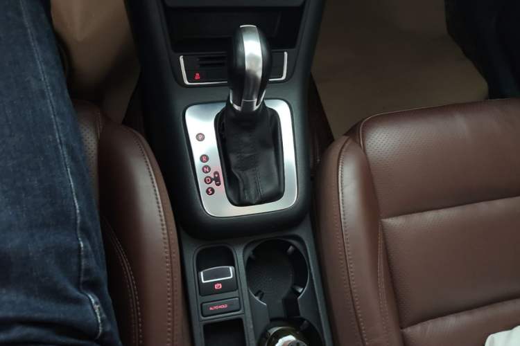 Used Volkswagen Tiguan 2013 1.8TSI Automatic Two-Wheel Drive Luxury Model Gear Lever