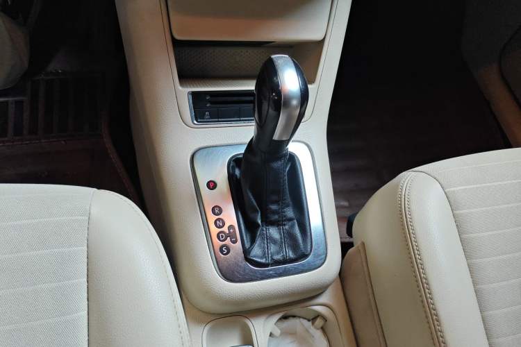 Used Volkswagen Tiguan 2013 1.8TSI Automatic Two-Wheel Drive Trend Edition Gear Lever