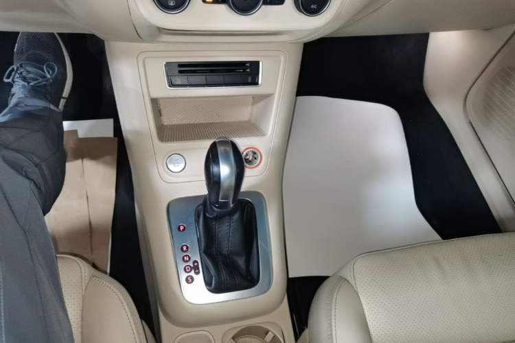 Used Volkswagen Tiguan 2013 1.8TSI Automatic Two-Wheel Drive Luxury Model Gear Lever
