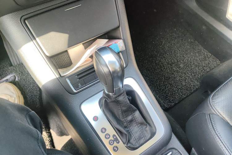 Used Volkswagen Tiguan 2013 1.8TSI Automatic Two-Wheel Drive Luxury Model Gear Lever