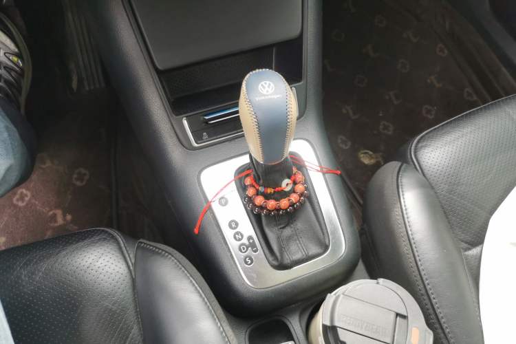 Used Volkswagen Tiguan 2013 1.8 TSI Automatic All-Wheel Drive Luxury Model Gear Lever